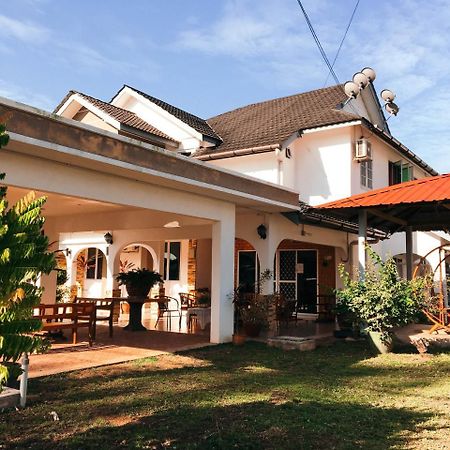 Sura Inn Дунґун Екстер'єр фото
